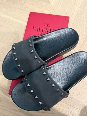 Valentino Black Rockstud Slide rubber Sandals